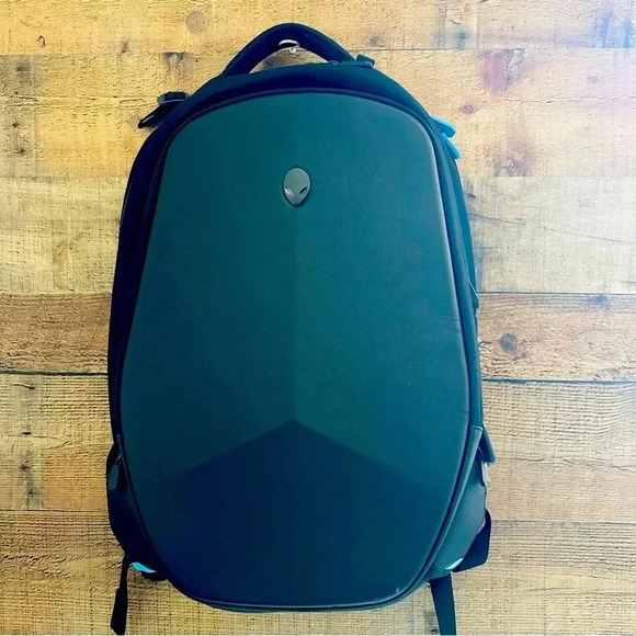 NWOT Mobile Edge Alienware Vindicator 2.0 Backpack for 15.6" Laptops - Picture 2 of 14